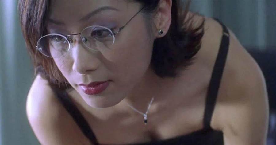 香港限制級電影中的保守派，「大馬紅寶石」張慧儀，被王晶稱讚「眼神里有鉤子」